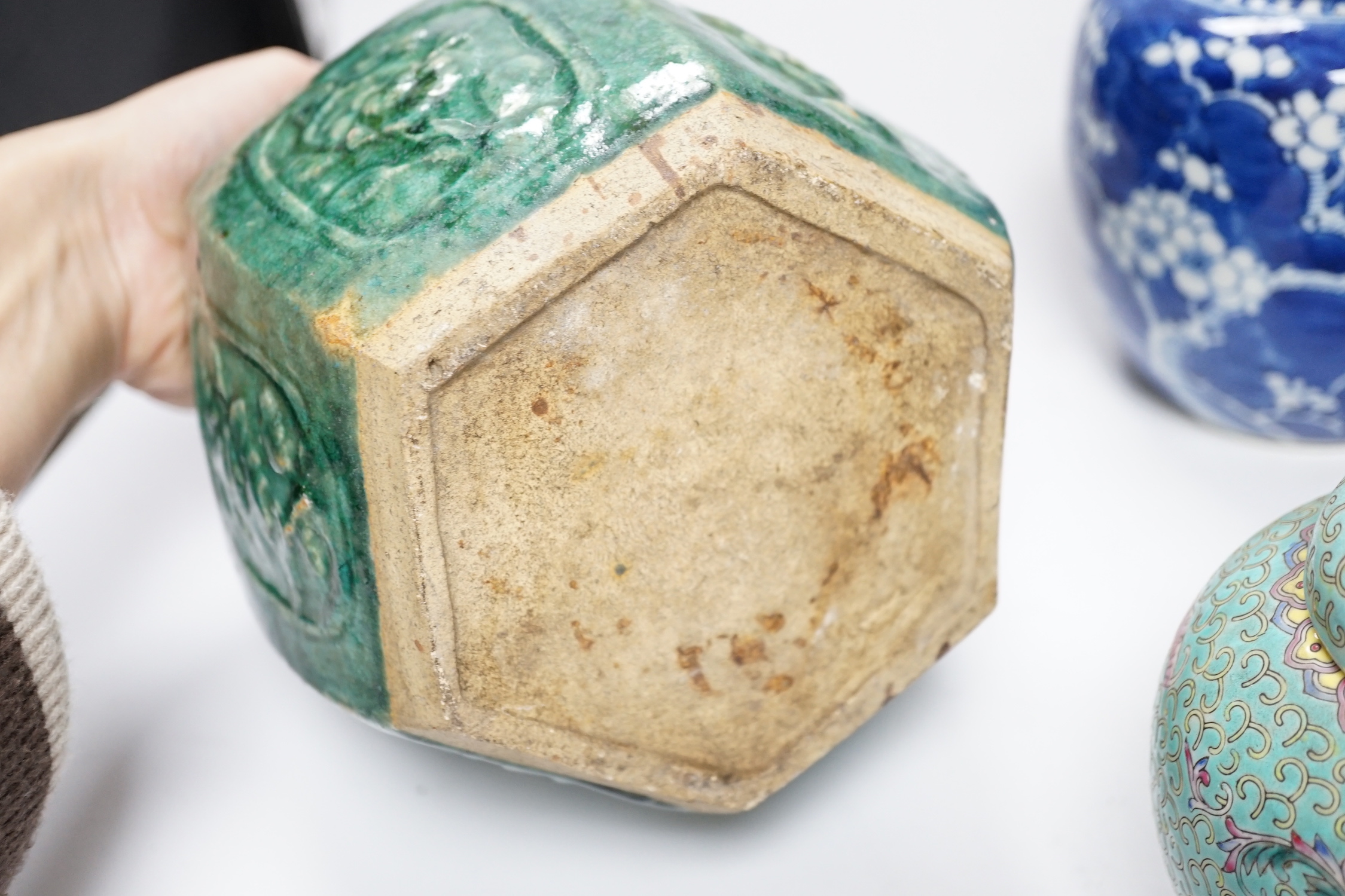 A Chinese famille rose vase and cover and four Chinese jars, 19th/20th century, vase and cover, 40cm high